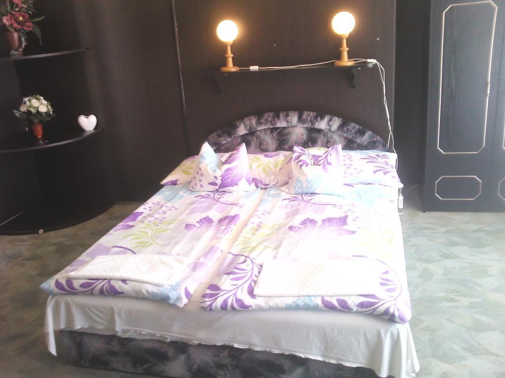 Napfeny Apartment Keszthely Kamer foto