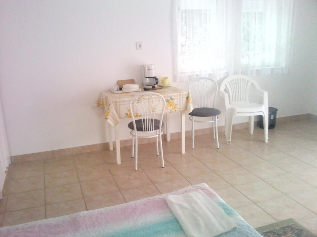 Napfeny Apartment Keszthely Kamer foto