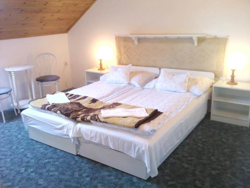 Napfeny Apartment Keszthely Kamer foto