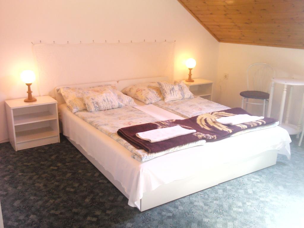 Napfeny Apartment Keszthely Kamer foto