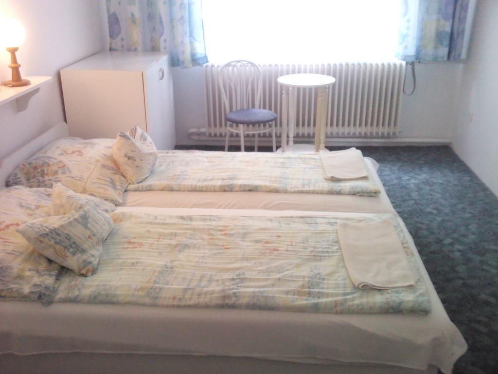 Napfeny Apartment Keszthely Kamer foto